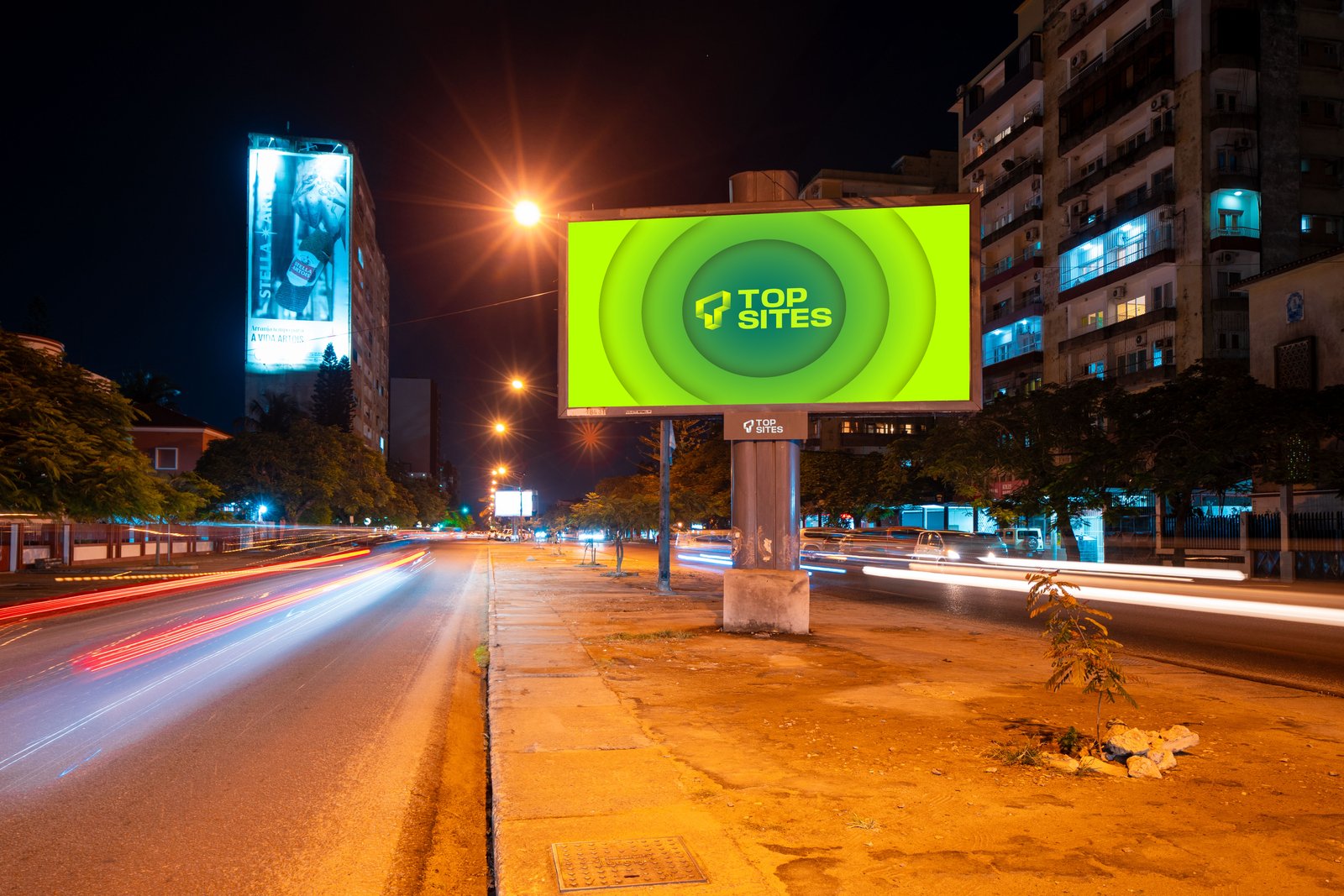 Outdoor digital Topsites instalado numa zona movimentada